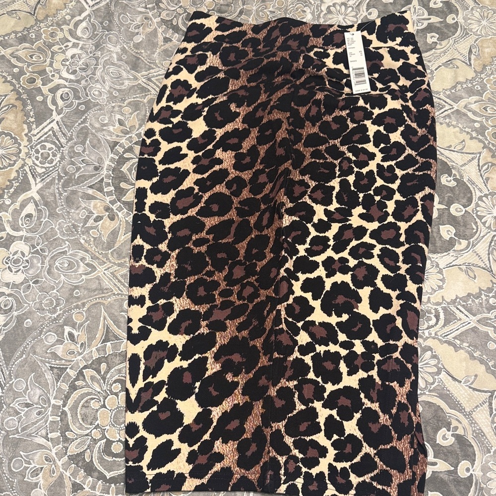 Lot of skirts- Banana Republic, Giani Bini- brand new great condition